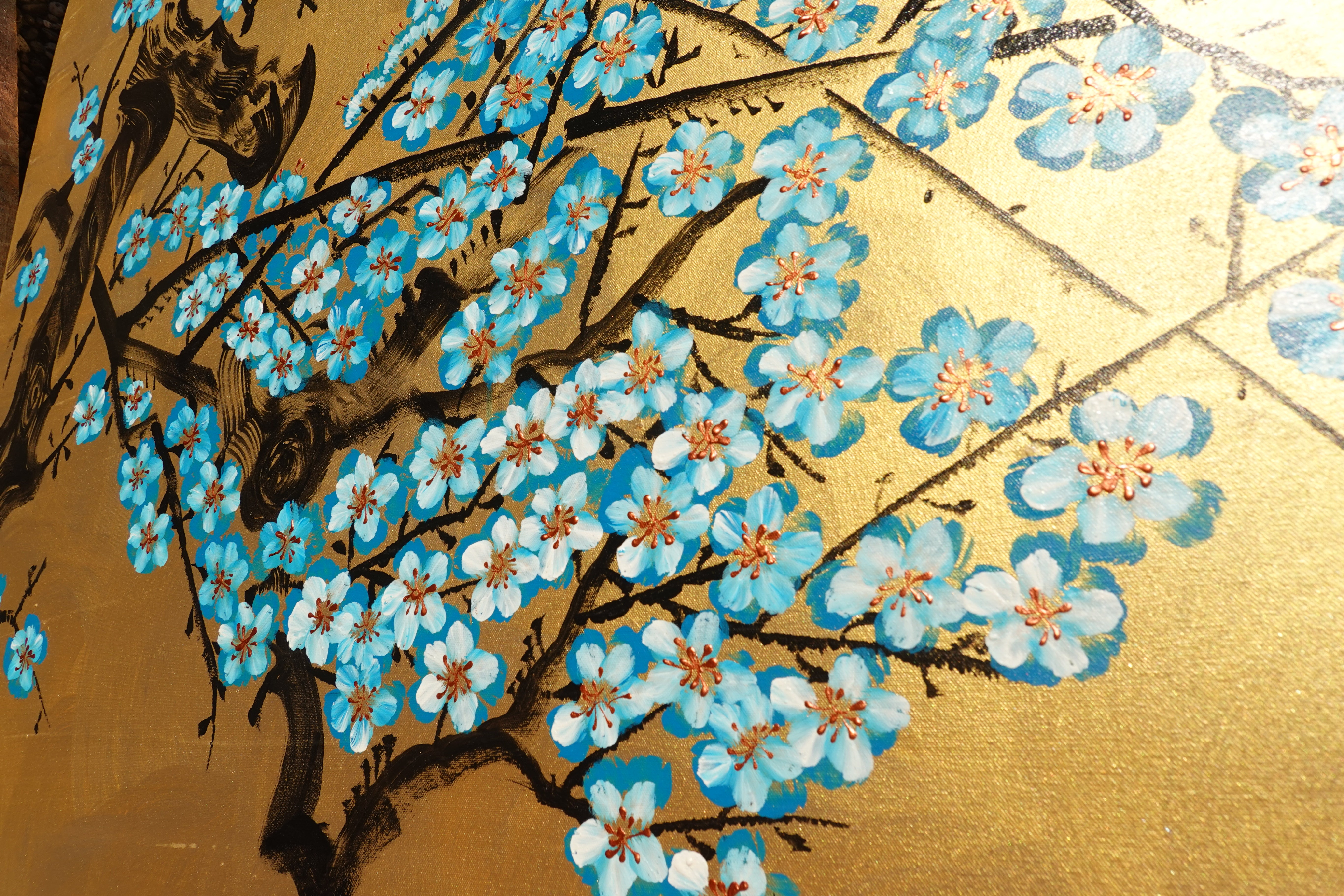 Japanese blue Sakura J447 is a large Japanese gold horisontal