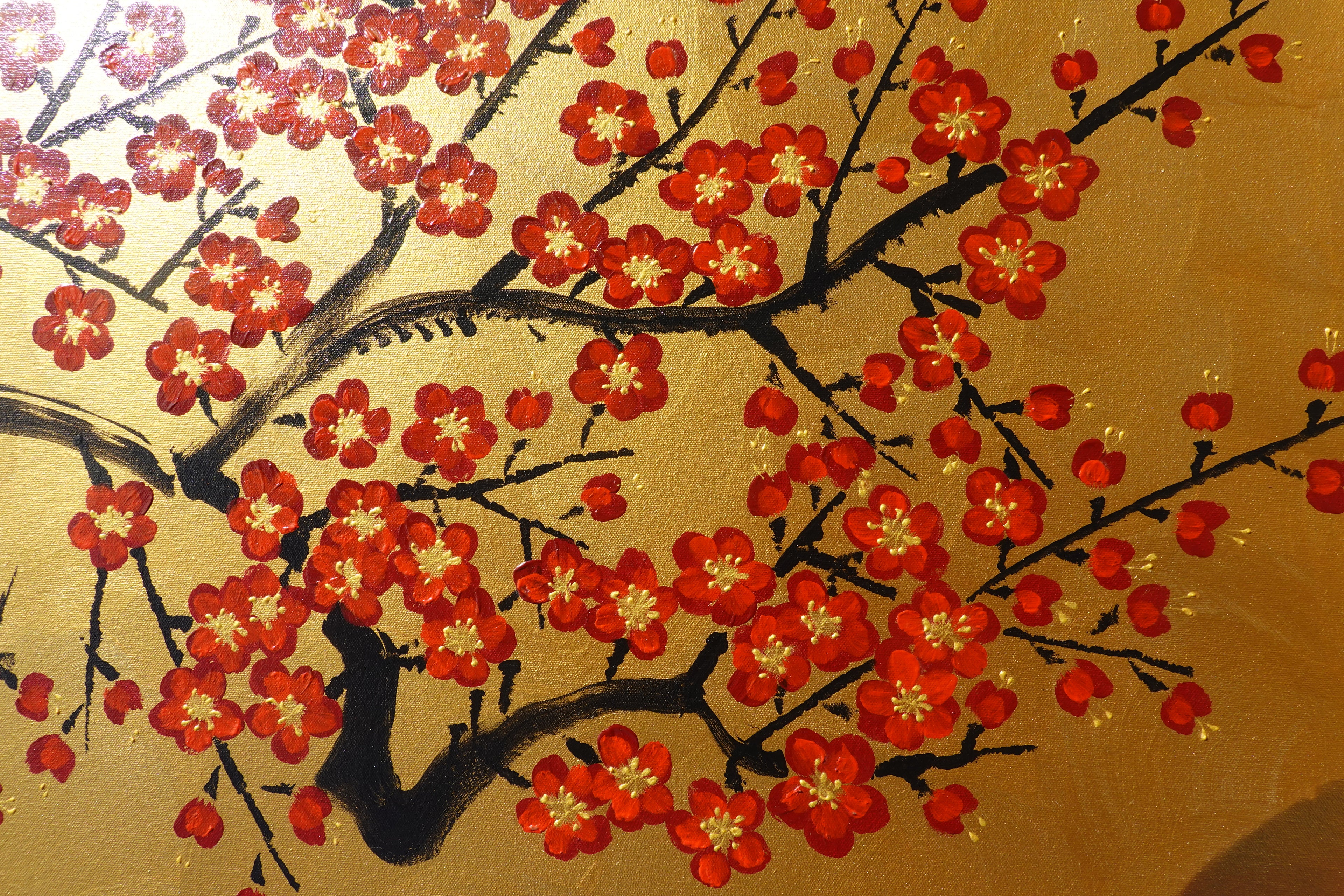 Red Sakura J514 — tableau japonais doré | Grande acrylique sur toile | Ksavera