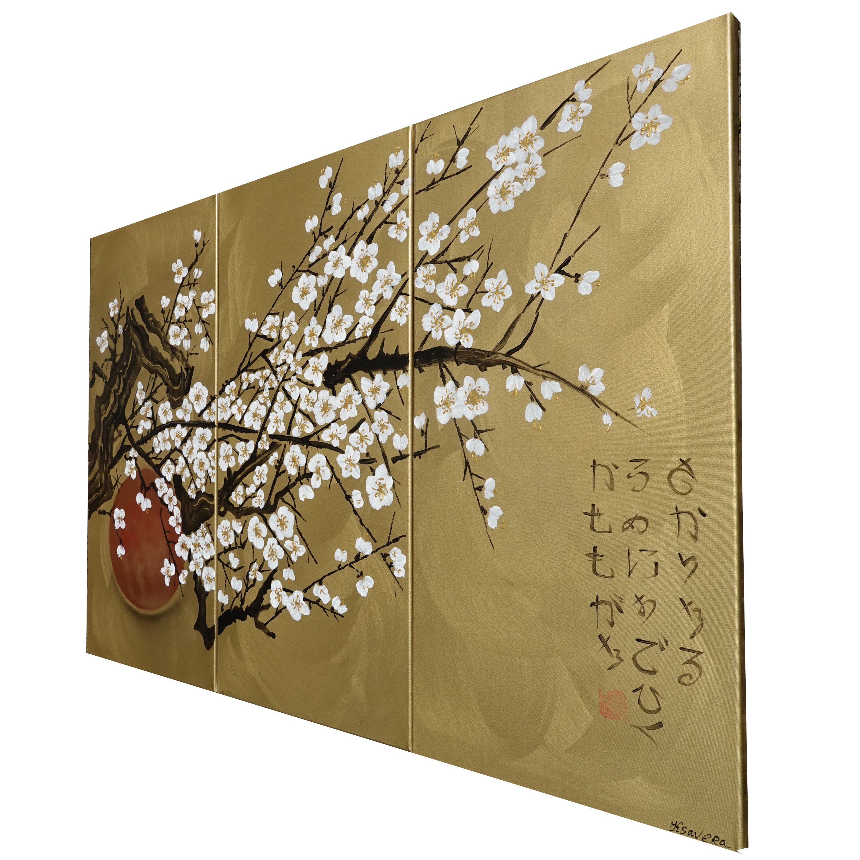 White Sakura J226 est un triptyque en or de grande taille, d'inspiration japonaise, réalisé par Ksavera.