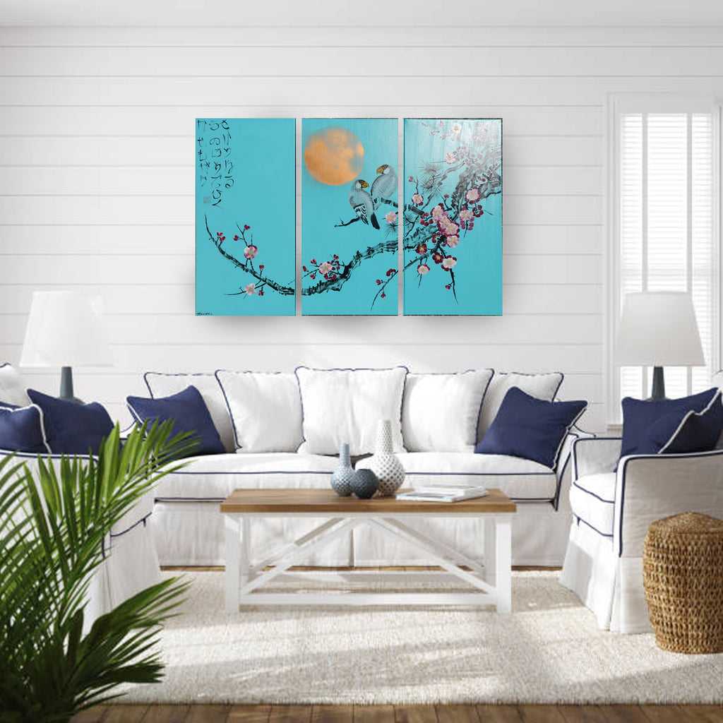 Sakura et oiseaux amoureux J290 est un grand triptyque japonais turquoise - Peinture acrylique originale sur toile tendue de l'artiste Ksavera.