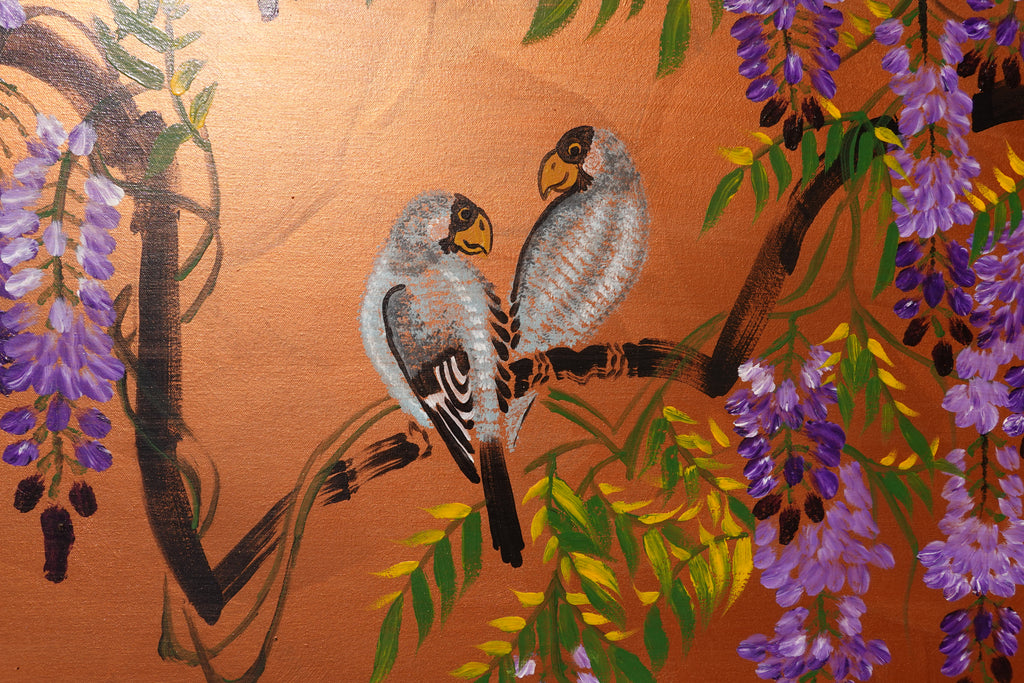 Love Birds and wisteria J443 ist ein großes japanisches Kupfer-Original-Acrylgemälde auf ungespannter Leinwand der Künstlerin Ksavera.