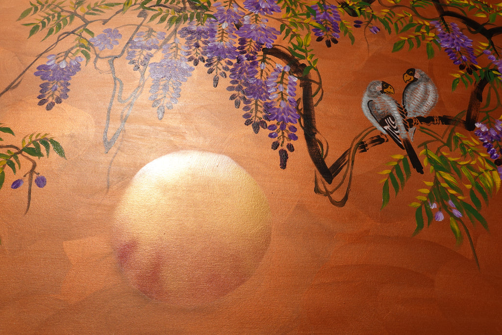 Love Birds and wisteria J443 ist ein großes japanisches Kupfer-Original-Acrylgemälde auf ungespannter Leinwand der Künstlerin Ksavera.